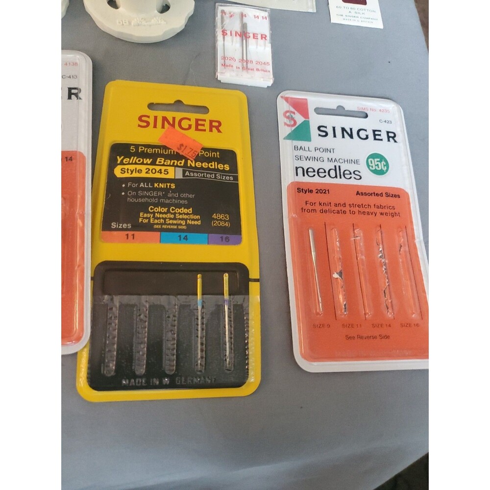 Vtg Singer Sewing Machine Accessories Buttonholer Needles See Pictures - Picture 15 of 16
